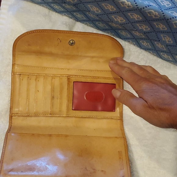 AUTHENTIC D&B MATCHING WALLET - Picture 3 of 5